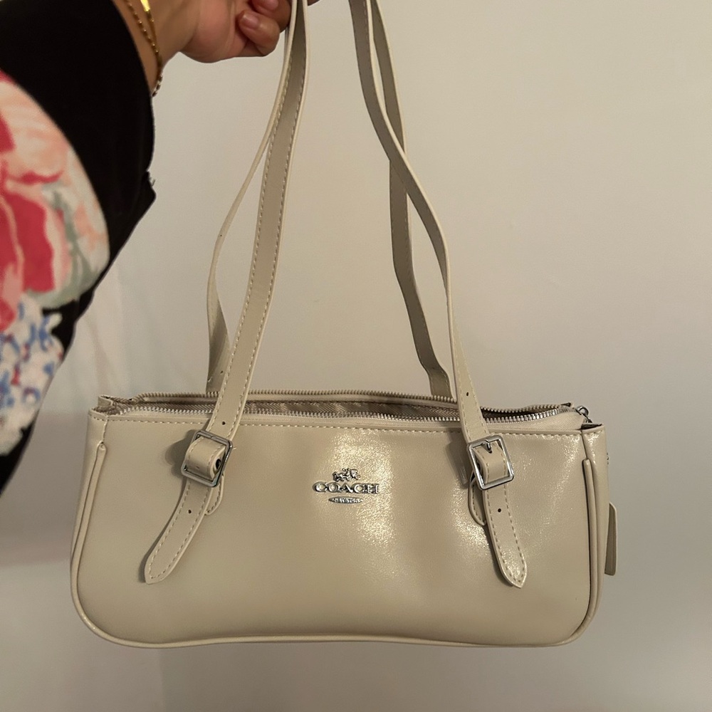 Coach Off-White Leather Shoulder Bag